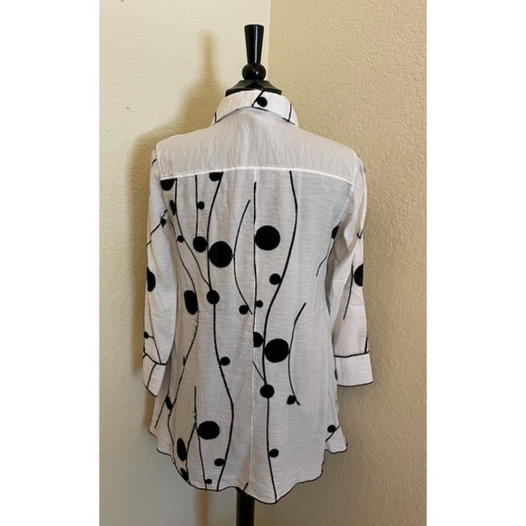 Multiples Black and White Print 3/4 sleeve Hi Lo Button Up Top-Sz S - Picture 2 of 6